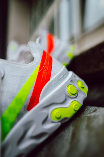 Nike Element React 55 Hyper Crimson - Black & White