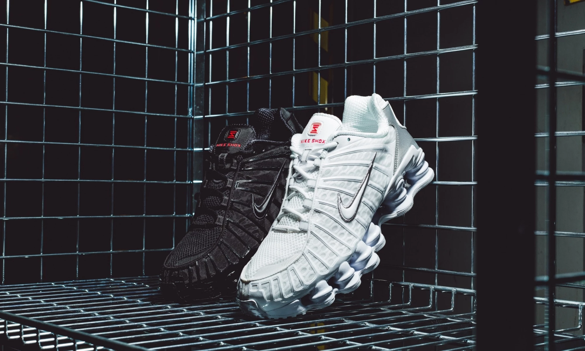 Nike Shox TL Metallic Black AV3595-002 | Dead Stock