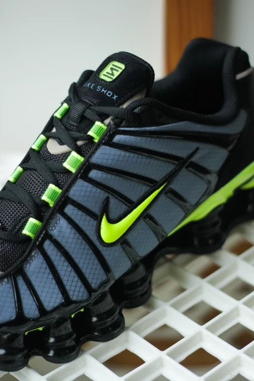 Nike Shox TL Thunderstorm Detailbild auf Box