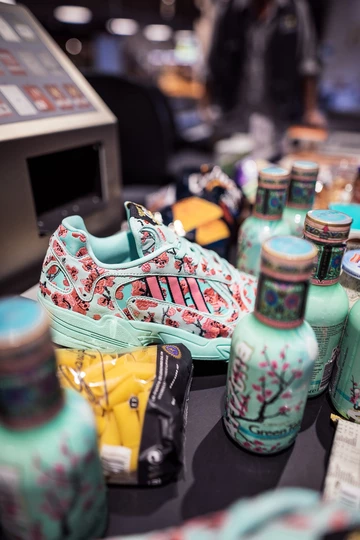 Arizona Ice Tea x adidas Yung 1 - Detail Shots