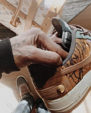 Teaser - Travis Scott Texas-Themed Air Force 1