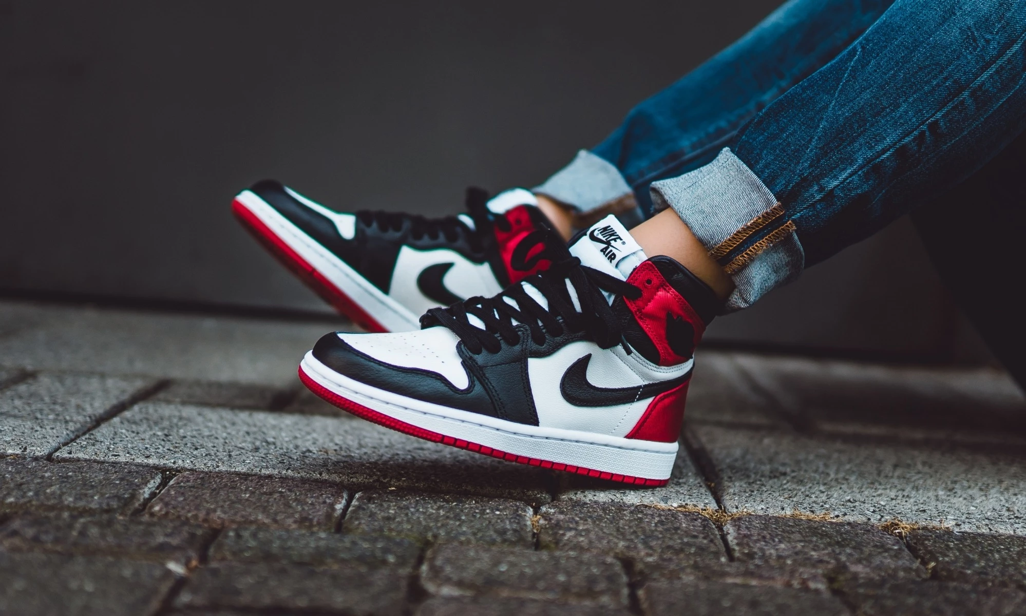 Aj 1 satin online