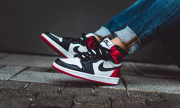 Nike WMNS Air Jordan 1 Satin Black Toe