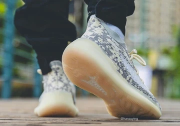 adidas Yeezy Boost 350 v3