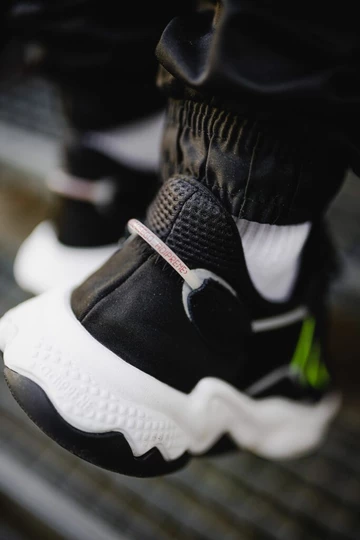 adidas Ozweego - on feet