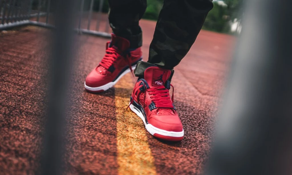 Aj4 gym red online