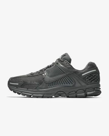 Nike Zoom Vomero 5 - NICE PRICE!