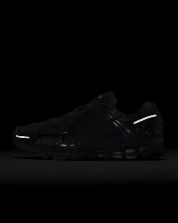 Nike Zoom Vomero 5 - NICE PRICE!