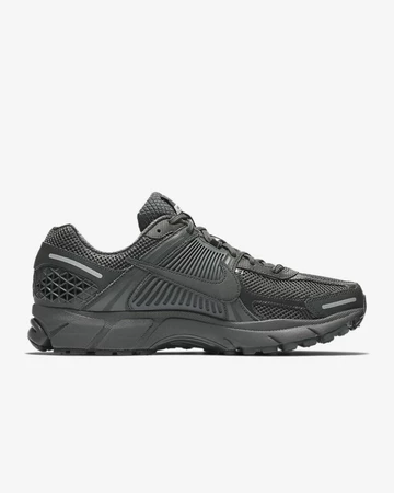 Nike Zoom Vomero 5 - NICE PRICE!
