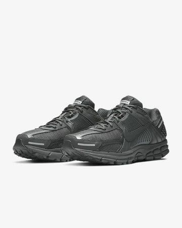 Nike Zoom Vomero 5 - NICE PRICE!