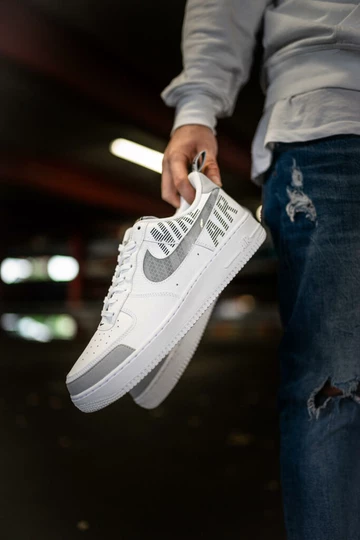 Nike Air Force 1 '07 LV8 - online now