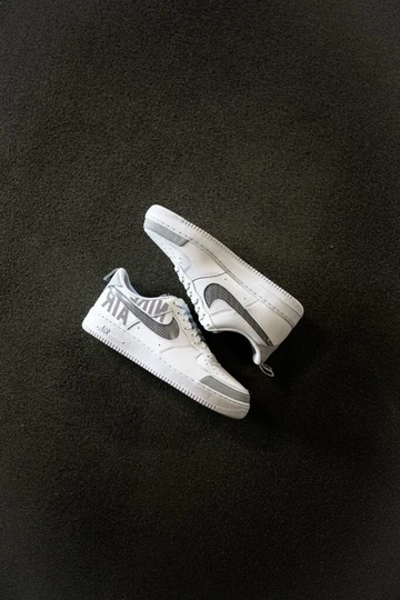 Nike Air Force 1 '07 LV8 - online now