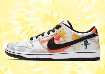 Nike SB Dunk Low Roswell Rayguns White