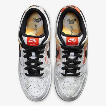 Nike SB Dunk Low Roswell Rayguns White