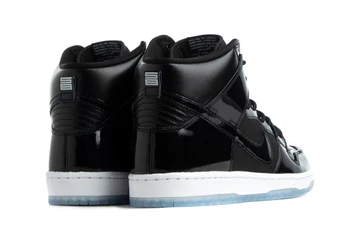 Nike SB Dunk High Space Jam