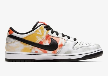Nike SB Dunk Low Roswell Rayguns White