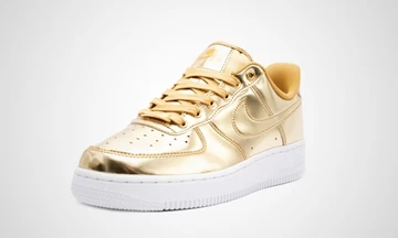 Nike WMNS Air Force 1 SP Metallic Gold