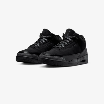 Jordan 3 Black Cat schräg