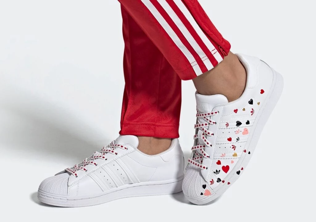 Adidas originals superstar valentine best sale