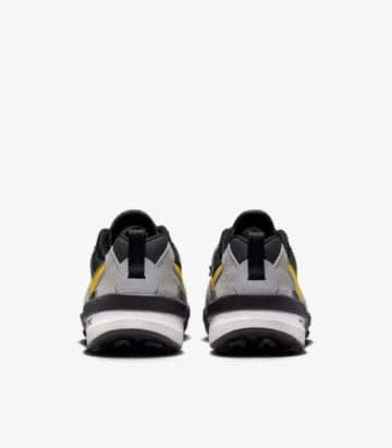 sacai x Nike Zegamadome SP Pack von hinten