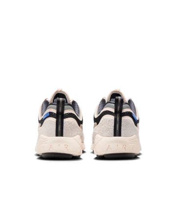 UNDEFEATED x Nike Air Zoom Spiridon Phantom von hinten