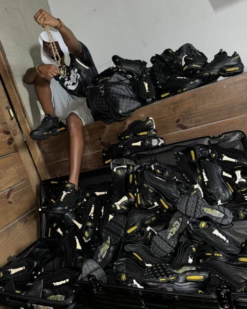 Corteiz x Nike Air Max 95 Honey Black Mood Paare