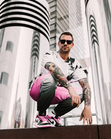 Nike Air Jordan 1 Low Active Fuchsia - on feet