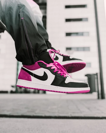 Nike Air Jordan 1 Low Active Fuchsia - on feet