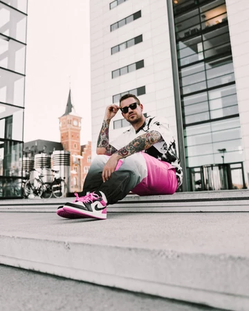 Nike Air Jordan 1 Low Active Fuchsia - on feet