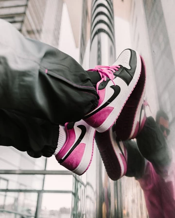 Nike Air Jordan 1 Low Active Fuchsia - on feet