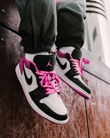 Nike Air Jordan 1 Low Active Fuchsia - on feet