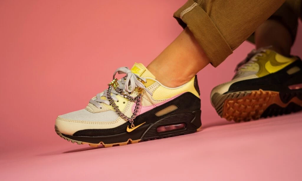 Nike WMNS Air Max 90 Cuban Link CZ0469-200 | Dead Stock Nike WMNS Air Max 90 Cuban Link CZ0469-200 | Dead Stock