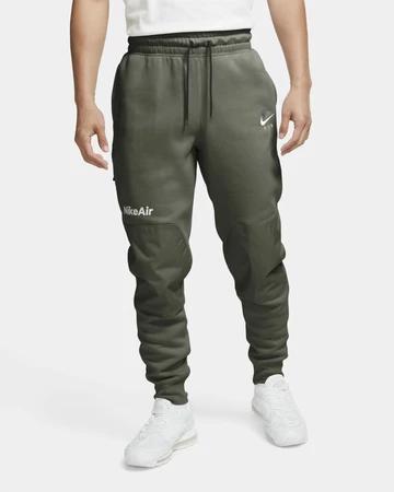 Hoodies und Crewnecks - Neuheiten bei Nike