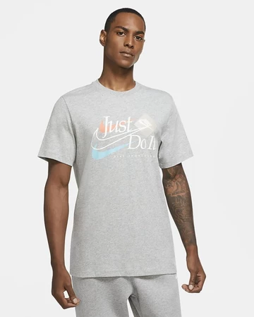 Hoodies und Crewnecks - Neuheiten bei Nike