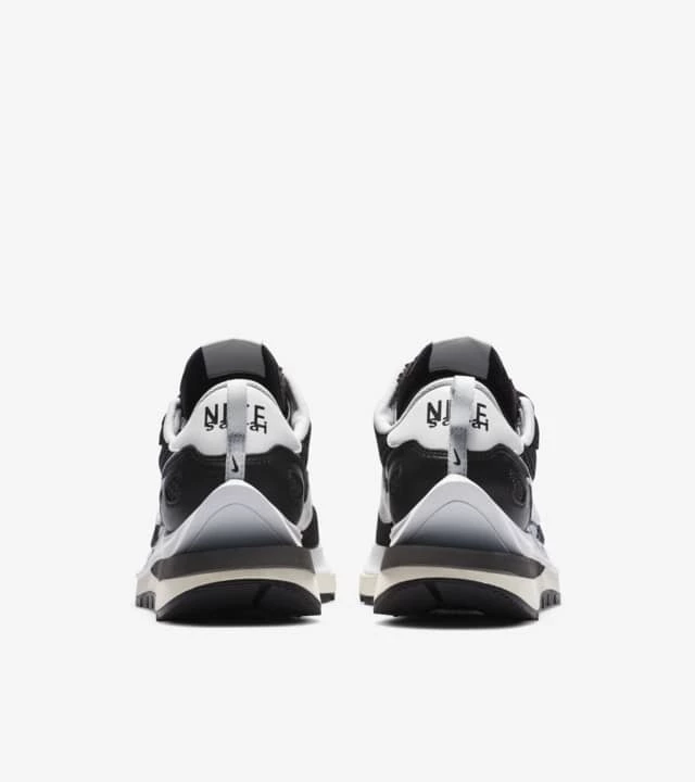 Nike x Sacai VaporWaffle Black CV1363-001 | Dead Stock