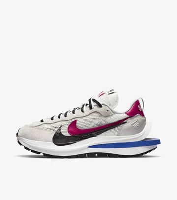Nike x sacai VaporWaffle Royal Fuchsia