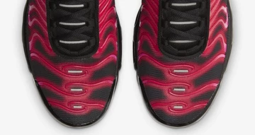 Air Max Plus x Supreme Fire Pink