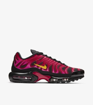 Air Max Plus x Supreme Fire Pink