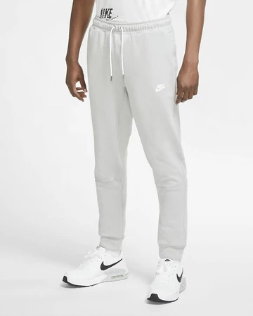 Hoodies und Crewnecks - Neuheiten bei Nike