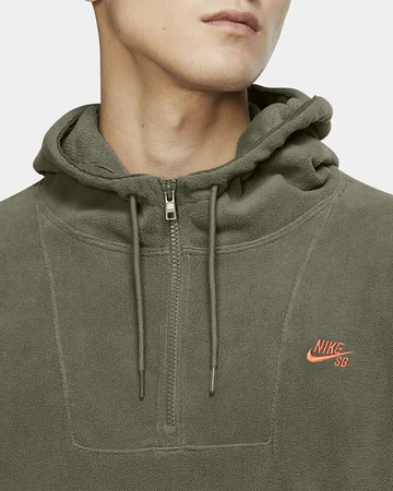 Hoodies und Crewnecks - Neuheiten bei Nike