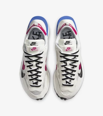 Nike x Sacai VaporWaffle Royal Fuchsia