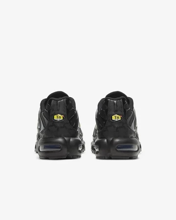 Nike Air Max Plus Black Metallic Gold