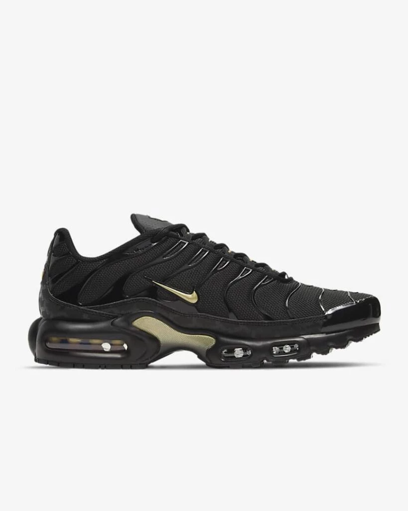 Nike Air Max Plus Black Metallic Gold Dead Stock