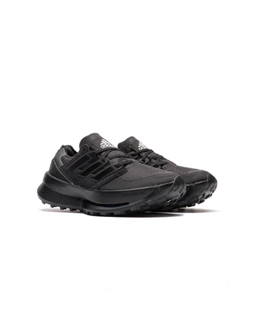 adidas EQT Agravic Core Black schräg