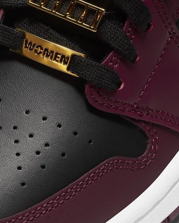Jordan 1 Low Maroon