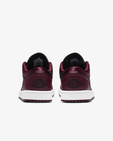 Jordan 1 Low Maroon