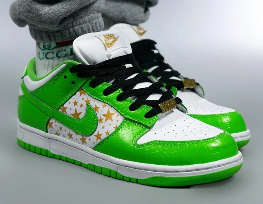 supreme-nike-sb-dunk-low-green