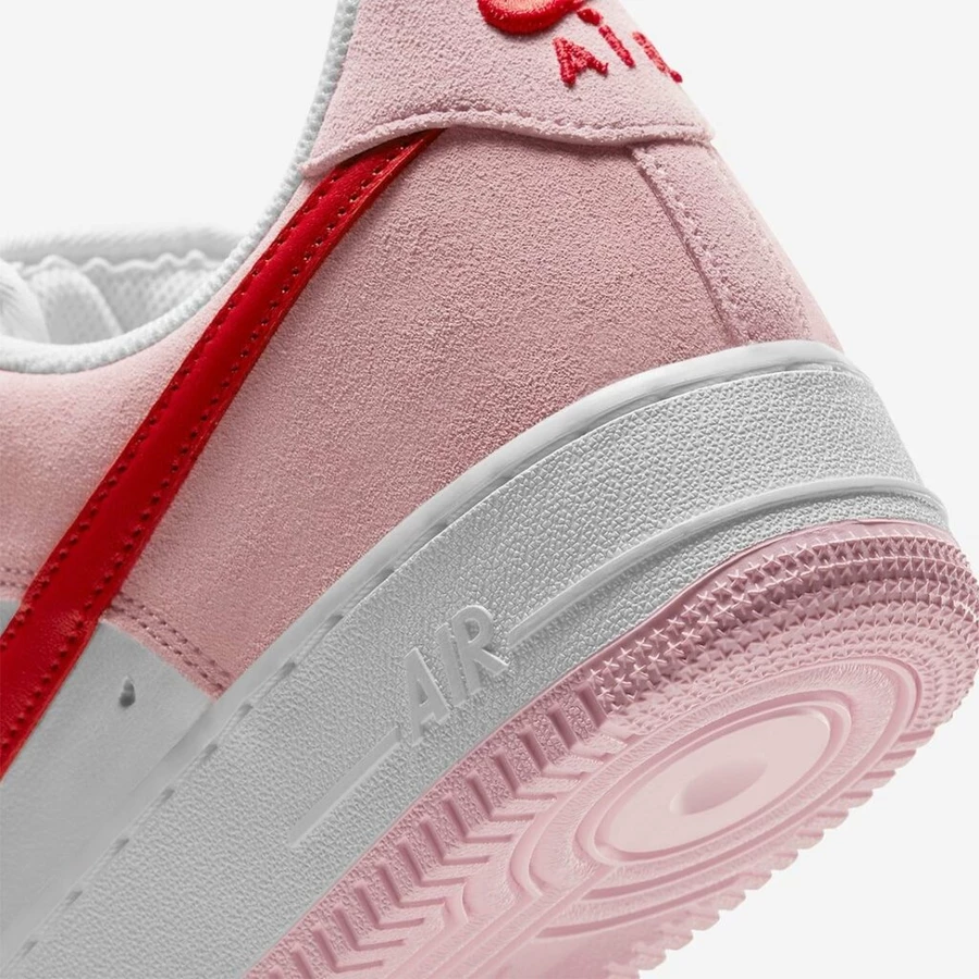 Nike Air Force Valentines Day Pink Dead Stock