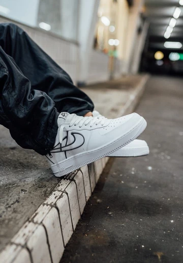 Air Force 1 Wire Frame - on feet