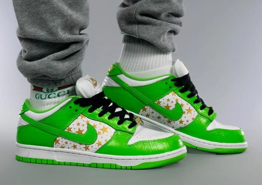 supreme-nike-sb-dunk-low-green